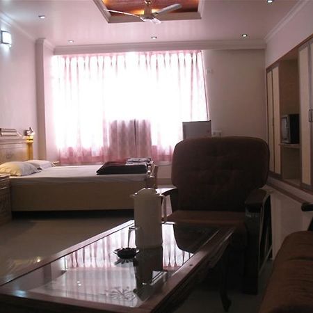 Gaurav Hotel Kánpur Kültér fotó
