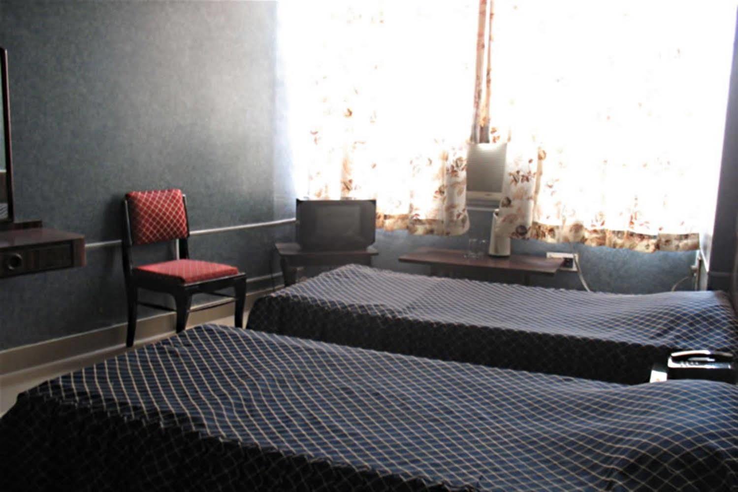 Gaurav Hotel Kánpur Kültér fotó